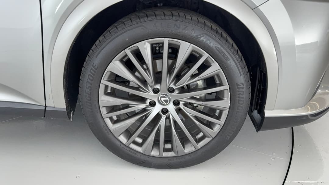 2023 Lexus Rx350h Sports Luxury AWD Hybrid, Automatic, 61929 km, Right Front Wheel