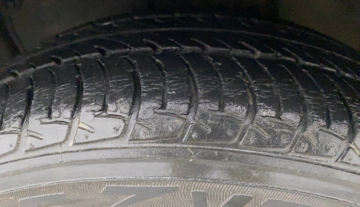 2015 Maruti Celerio ZXI AMT, Petrol, Automatic, 23,565 km, Left Front Tyre Tread