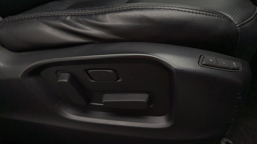 2017 Mazda CX-9 Gt (AWD), Automatic, 114999 km, Drivers Side Adjustment Panel