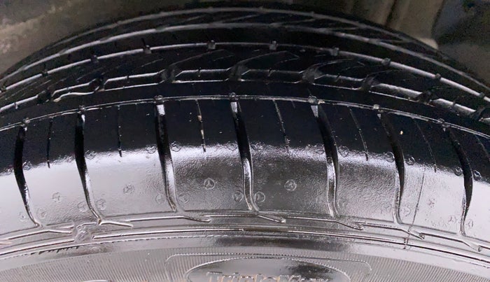 2017 Tata NEXON XM 1.2, Petrol, Manual, 33,366 km, Left Rear Tyre Tread