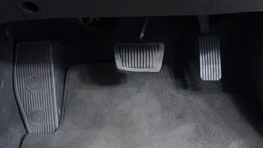 2019 Hyundai i30 Active, Automatic, 165648 km, Pedals and Footmat