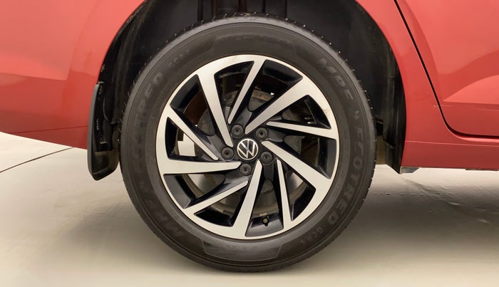 2022 Volkswagen VIRTUS TOPLINE TSI 1.0 AT, Petrol, Automatic, 11,880 km, Right Rear Wheel