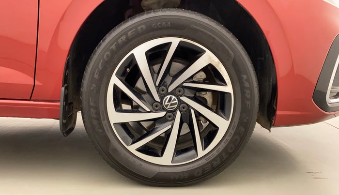 2022 Volkswagen VIRTUS TOPLINE TSI 1.0 AT, Petrol, Automatic, 11,880 km, Right Front Wheel