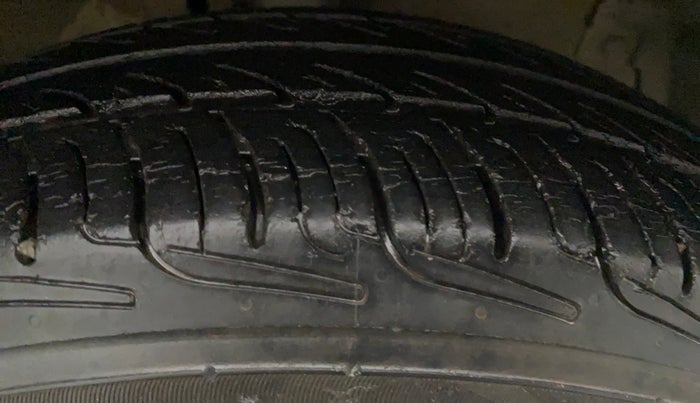 2012 Maruti Swift VDI, Diesel, Manual, 1,02,466 km, Left Rear Tyre Tread
