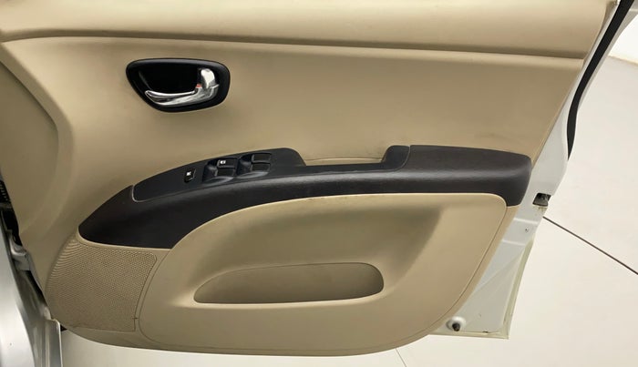 2012 Hyundai i10 MAGNA 1.1, Petrol, Manual, 72,222 km, Driver Side Door Panels Control