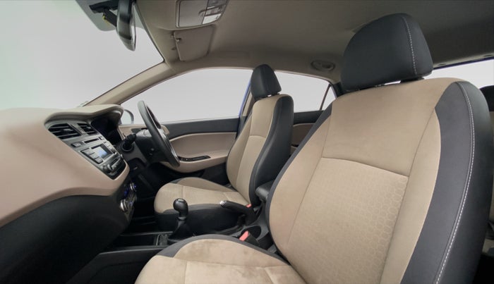 2015 Hyundai Elite i20 SPORTZ 1.2, Petrol, Manual, 38,063 km, Right Side Front Door Cabin View