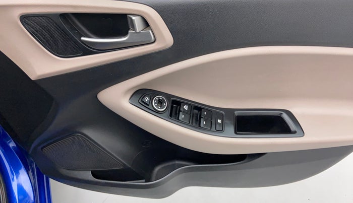 2015 Hyundai Elite i20 SPORTZ 1.2, Petrol, Manual, 38,063 km, Driver Side Door Panels Control