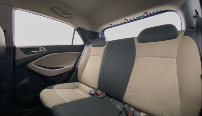 2015 Hyundai Elite i20 SPORTZ 1.2, Petrol, Manual, 38,063 km, Right Side Rear Door Cabin View