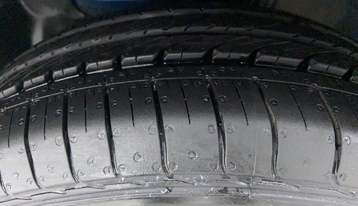 2015 Hyundai Elite i20 SPORTZ 1.2, Petrol, Manual, 38,063 km, Left Front Tyre Tread
