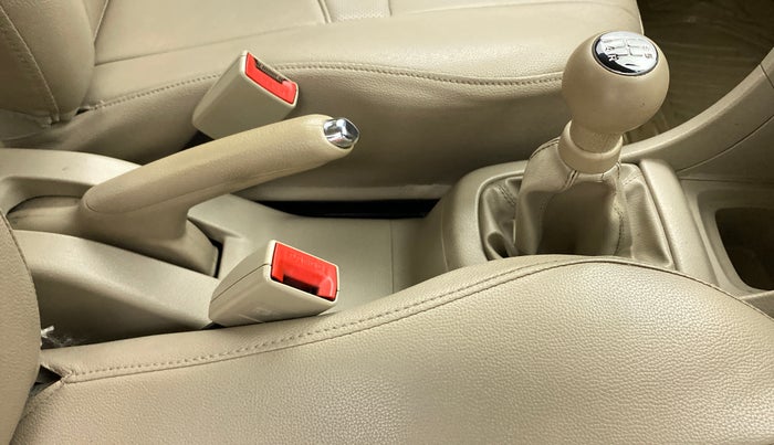 2014 Maruti Swift Dzire VDI, Diesel, Manual, 1,07,662 km, Gear Lever