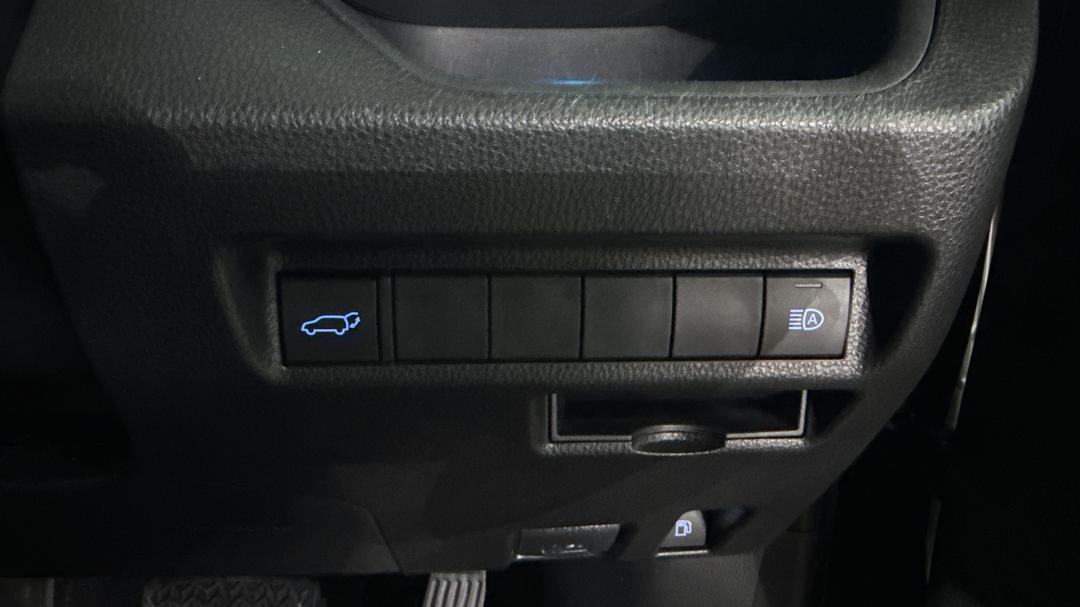 2022 Toyota RAV4 Xse (2WD) Hybrid, Automatic, 35441 km, Utility Switches/Buttons