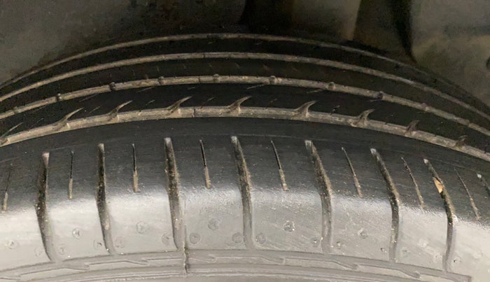2018 Hyundai Creta SX 1.6 DIESEL, Diesel, Manual, 1,28,412 km, Left Rear Tyre Tread