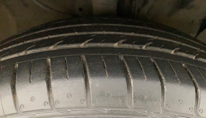 2018 Hyundai Creta SX 1.6 DIESEL, Diesel, Manual, 1,28,412 km, Right Front Tyre Tread
