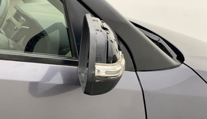 2018 Hyundai Creta SX 1.6 DIESEL, Diesel, Manual, 1,28,412 km, Right rear-view mirror - Indicator light has minor damage
