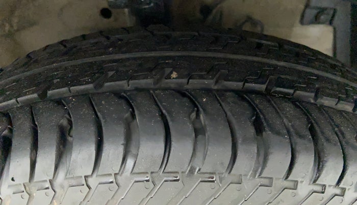2015 Maruti Swift VDI ABS, Diesel, Manual, Right Front Tyre Tread