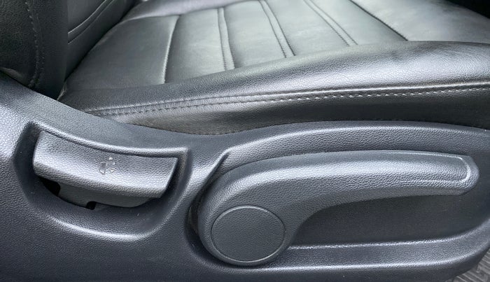 2018 Hyundai Elite i20 ASTA 1.2 (O), Petrol, Manual, 22,543 km, Driver Side Adjustment Panel