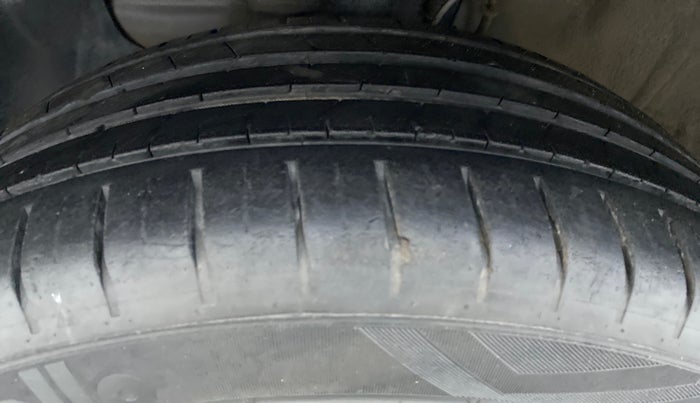 2018 Hyundai Elite i20 ASTA 1.2 (O), Petrol, Manual, 22,543 km, Left Front Tyre Tread