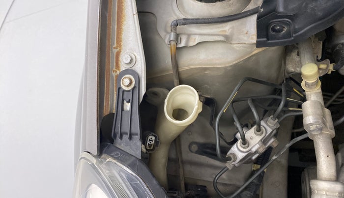 2014 Honda Brio S MT, Petrol, Manual, 75,029 km, Front windshield - Wiper bottle cap missing