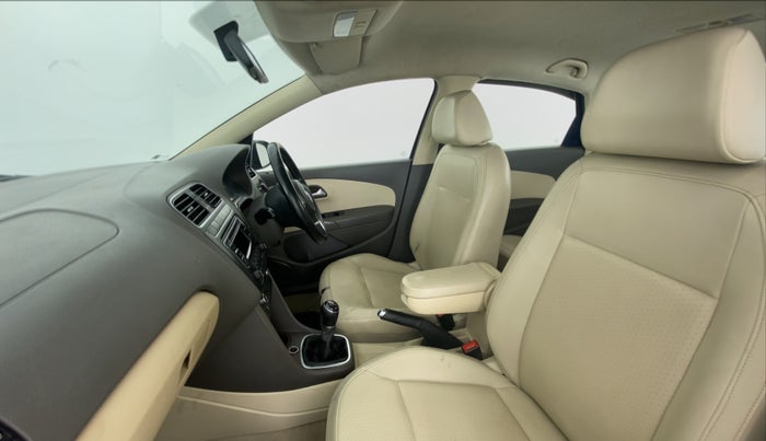 2014 Volkswagen Vento HIGHLINE PETROL, Petrol, Manual, 89,614 km, Right Side Front Door Cabin