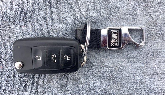 2014 Volkswagen Vento HIGHLINE PETROL, Petrol, Manual, 89,614 km, Key Close Up