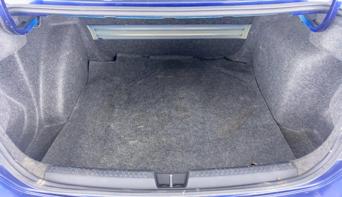 2014 Volkswagen Vento HIGHLINE PETROL, Petrol, Manual, 89,614 km, Boot Inside
