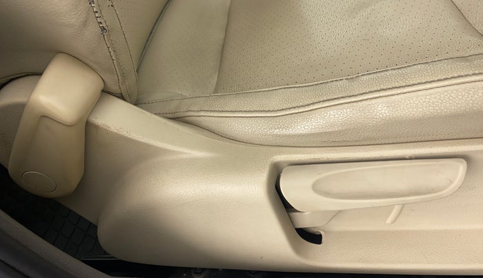 2014 Volkswagen Vento HIGHLINE PETROL, Petrol, Manual, 89,614 km, Driver Side Adjustment Panel