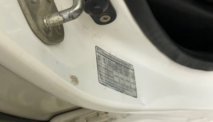 2013 Hyundai Eon MAGNA +, Petrol, Manual, 36,821 km, Right B pillar - Minor scratches