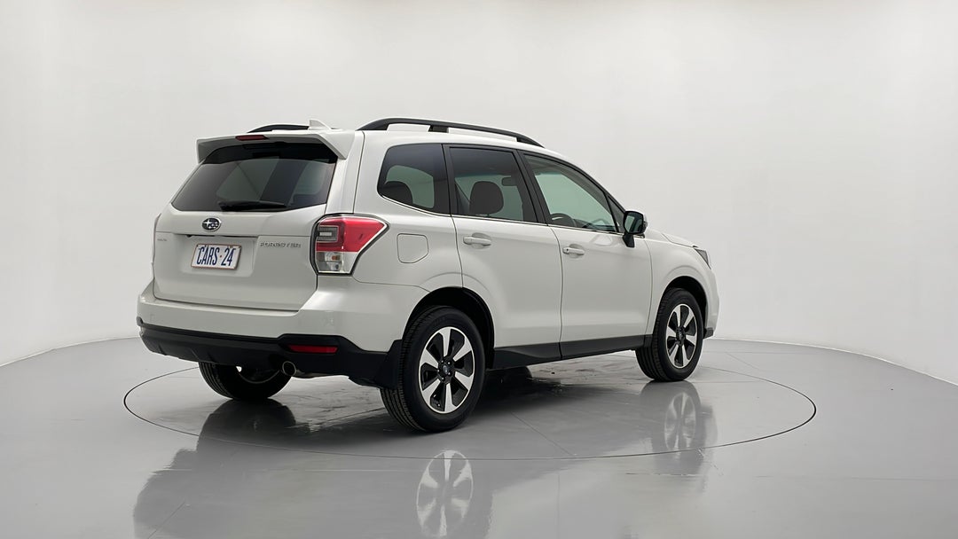 Right Back Diagonal (45- Degree) View