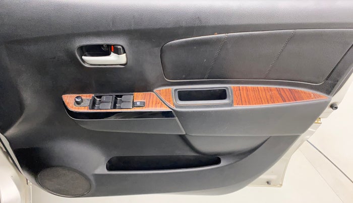 2017 Maruti Wagon R 1.0 VXI AMT, Petrol, Automatic, 52,474 km, Driver Side Door Panels Control