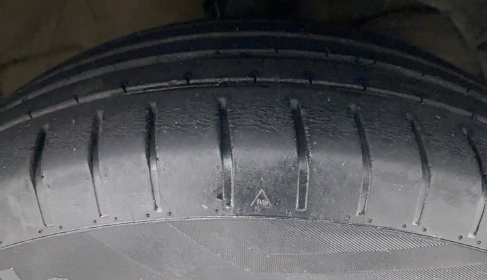 2018 Maruti Swift ZXI AMT, Petrol, Automatic, 29,881 km, Right Front Tyre Tread