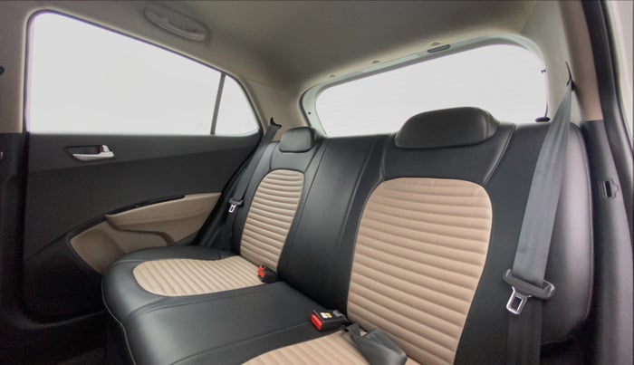 2015 Hyundai Grand i10 SPORTZ 1.2 KAPPA VTVT, Petrol, Manual, 20,070 km, Right Side Rear Door Cabin