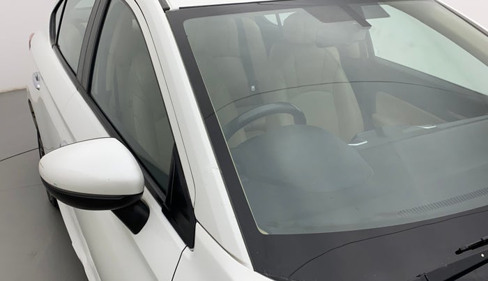 2020 Honda City 1.5L I-VTEC ZX CVT, Petrol, Automatic, 34,860 km, Right A pillar - Paint is slightly faded