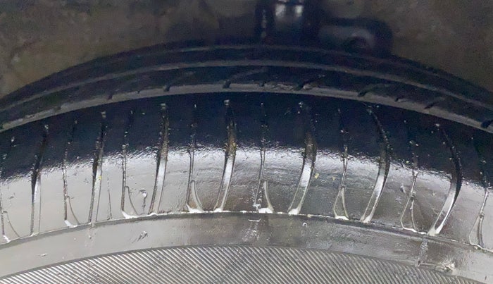 2016 Maruti Celerio ZXI, Petrol, Manual, 1,23,186 km, Left Front Tyre Tread