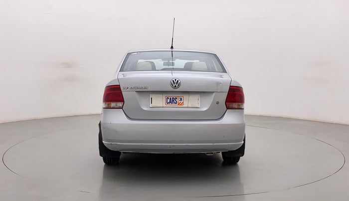 2012 Volkswagen Vento TRENDLINE 1.6, Petrol, Manual, 1,21,003 km, Back/Rear