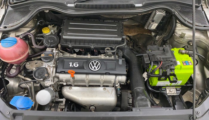 2012 Volkswagen Vento TRENDLINE 1.6, Petrol, Manual, 1,21,003 km, Open Bonet