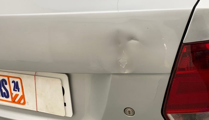 2012 Volkswagen Vento TRENDLINE 1.6, Petrol, Manual, 1,21,003 km, Dicky (Boot door) - Paint has minor damage