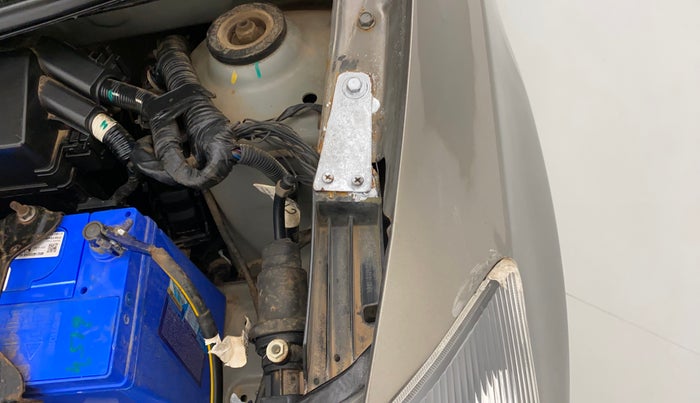 2016 Datsun Go Plus T, Petrol, Manual, 40,350 km, Left headlight - Clamp has minor damage