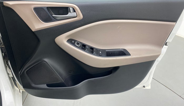 2018 Hyundai Elite i20 SPORTZ 1.2, Petrol, Manual, 63,031 km, Driver Side Door Panels Control
