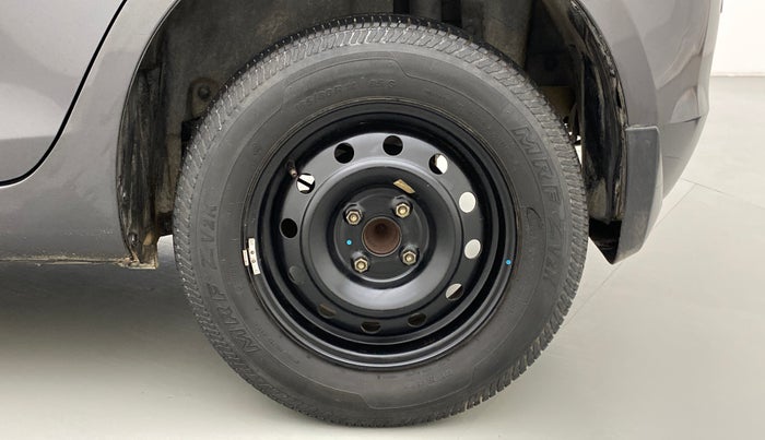 2015 Maruti Swift VXI, Petrol, Manual, 33,509 km, Left Rear Wheel