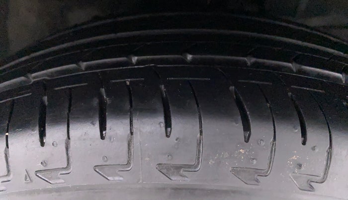 2018 Honda Jazz 1.5 SV I DTEC, Diesel, Manual, 80,943 km, Right Front Tyre Tread