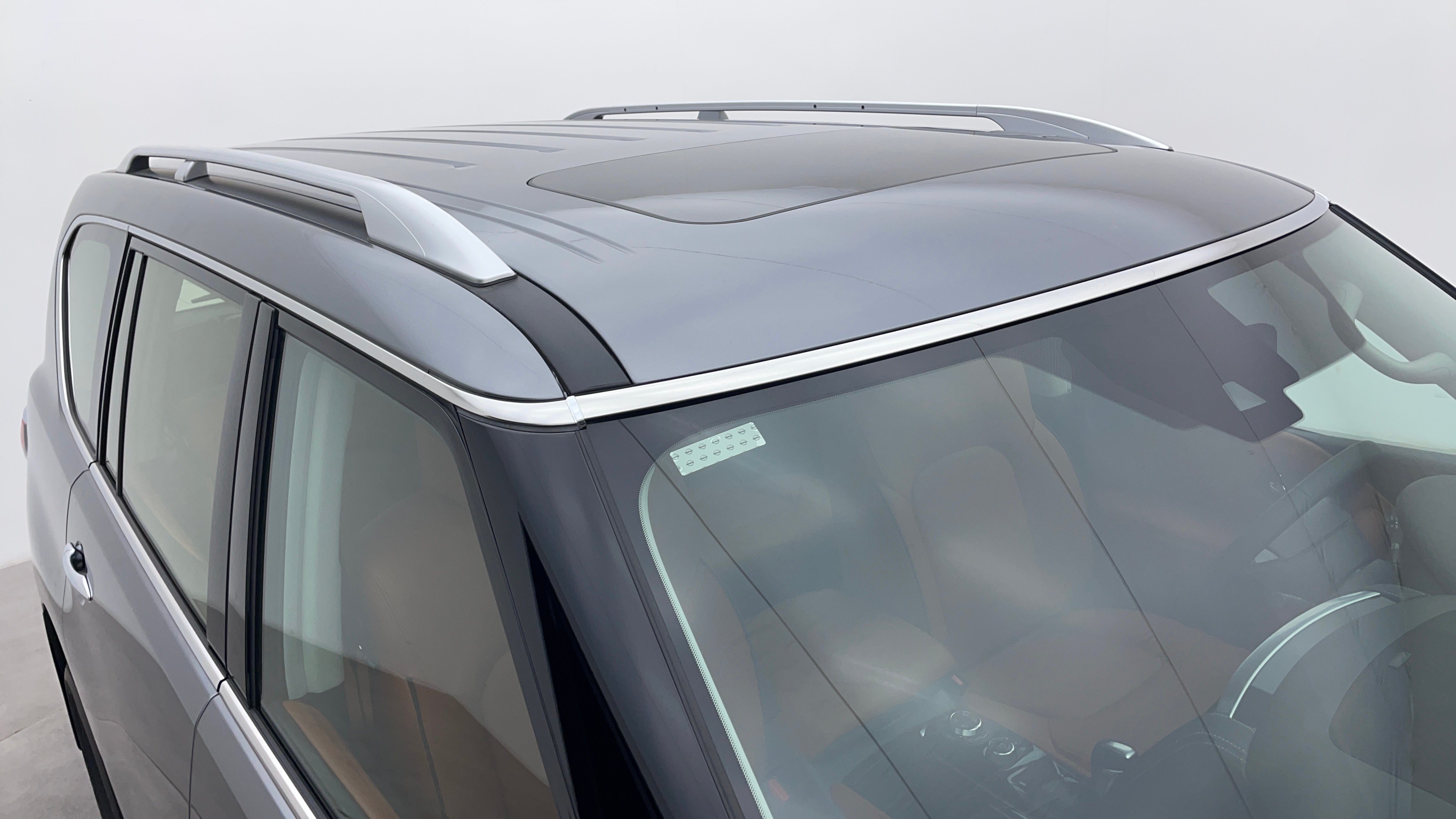 Nissan Patrol-Roof/Sunroof View