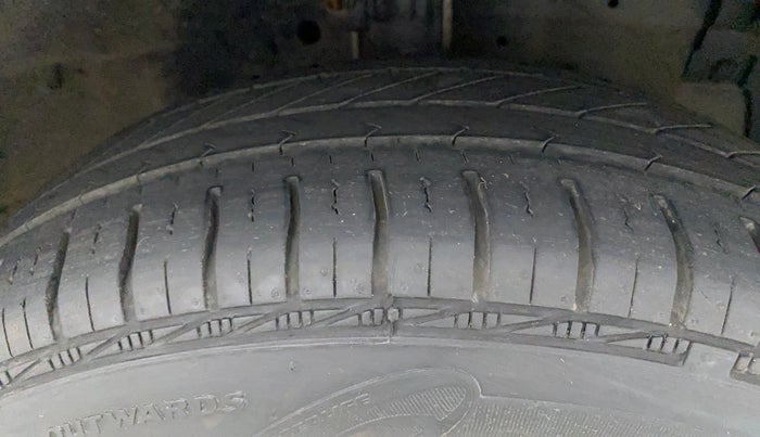 2013 Maruti Swift Dzire VXI, Petrol, Manual, 47,352 km, Right Front Tyre Tread