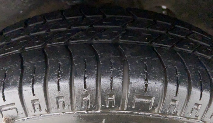 2016 Maruti Alto 800 VXI, Petrol, Manual, 32,750 km, Right Front Tyre Tread