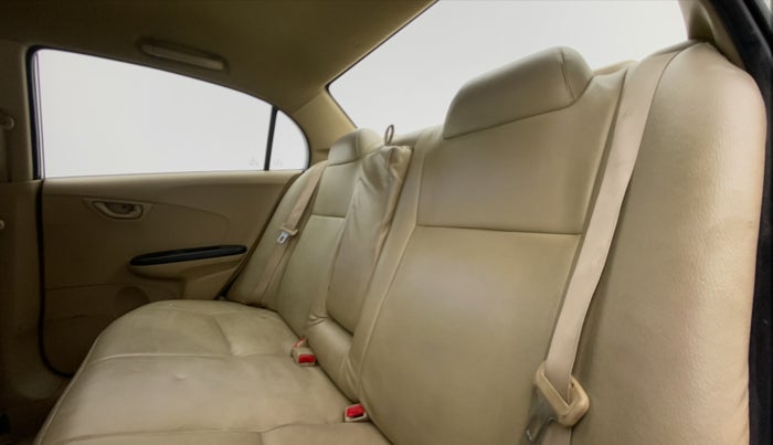 2014 Honda Amaze 1.5 SMT I DTEC, Diesel, Manual, 99,066 km, Right Side Rear Door Cabin