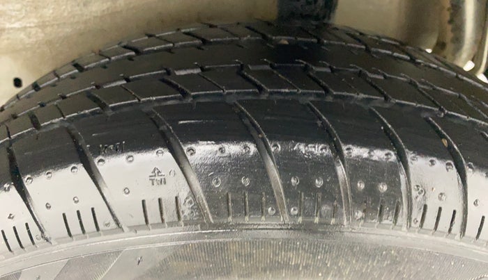 2016 Maruti Celerio VXI d, Petrol, Manual, 53,950 km, Left Rear Tyre Tread