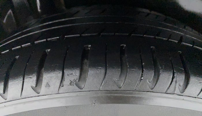 2017 Maruti S Cross ZETA SHVS, Diesel, Manual, 60,178 km, Right Rear Tyre Tread