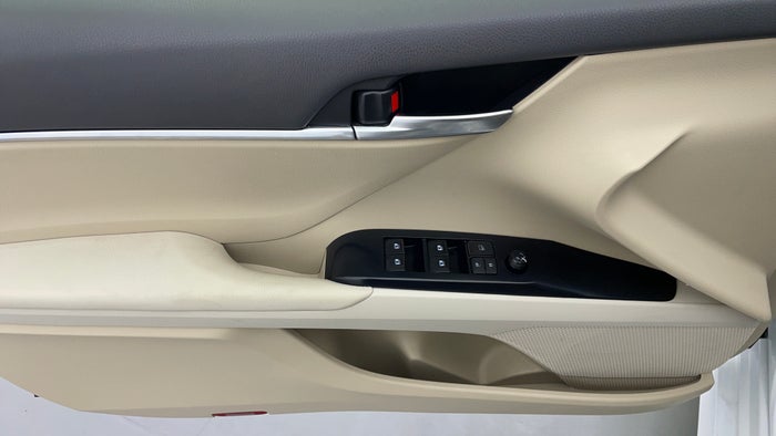 Toyota Camry-Driver Side Door Panels Controls