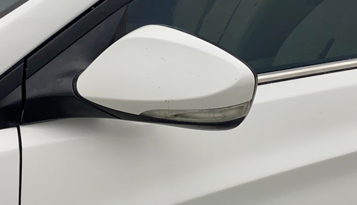 2016 Hyundai Verna 1.6 CRDI SX, Diesel, Manual, 1,15,155 km, Left rear-view mirror - Indicator light has minor damage