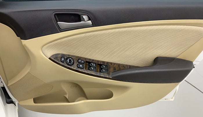 2016 Hyundai Verna 1.6 CRDI SX, Diesel, Manual, 1,15,155 km, Driver Side Door Panels Control