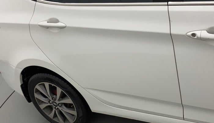 2016 Hyundai Verna 1.6 CRDI SX, Diesel, Manual, 1,15,155 km, Right rear door - Slightly rusted